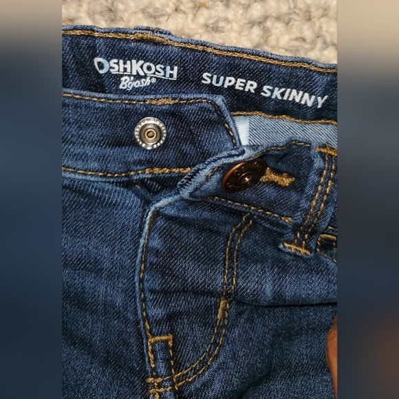 4 Pair of Toddler Girl Jeans - Picture 5 of 9